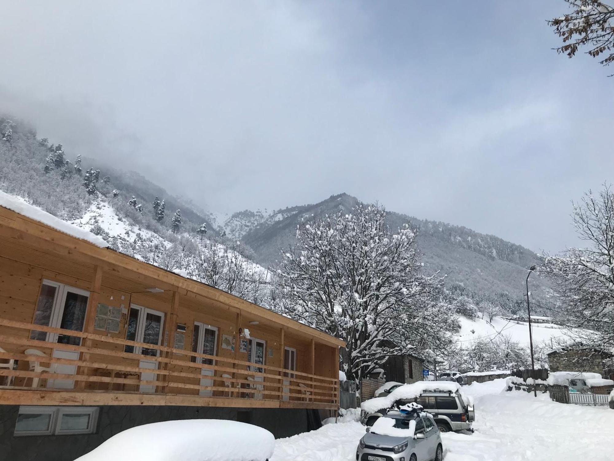 Girgola Bed & Breakfast Mestia Exterior foto