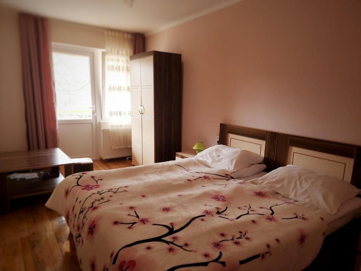 Girgola Bed & Breakfast Mestia Exterior foto